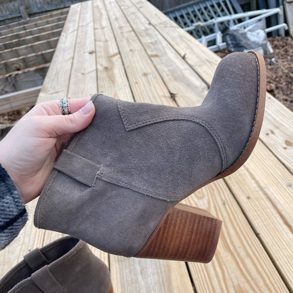 Splendid Lakota Grey Suede Boho Stacked Heel Pull On Ankle Booties - Picture 11 of 11